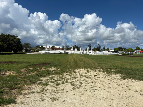 Royal Tombs-努库阿洛法必去景点