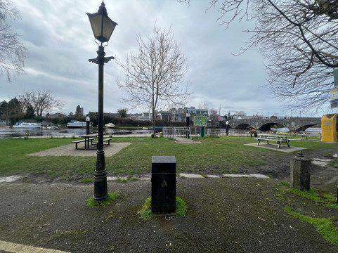 Whites Castle & Crom-a Boo Bridge