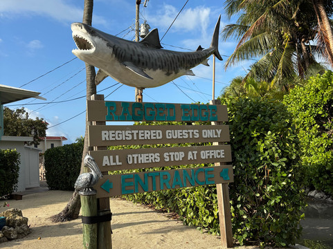 边缘度假村与马里纳主图