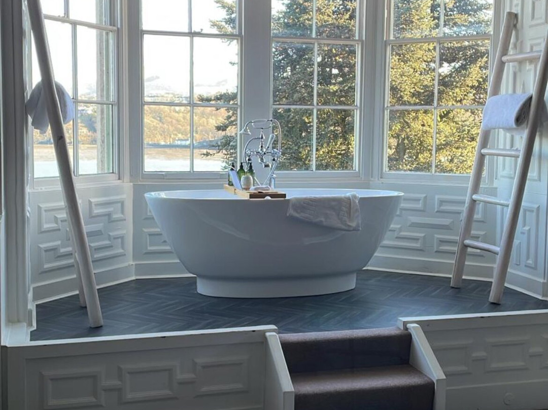 瑞安法城堡酒店主图