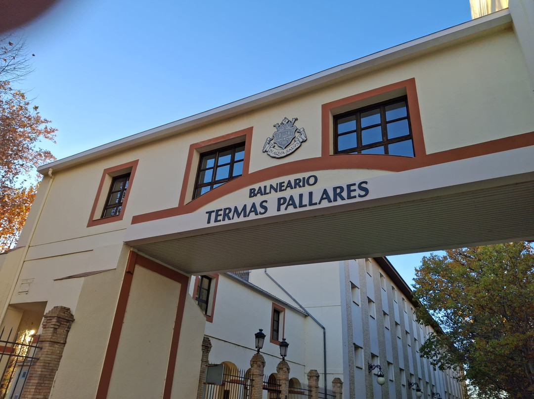 帕拉尔温泉酒店主图