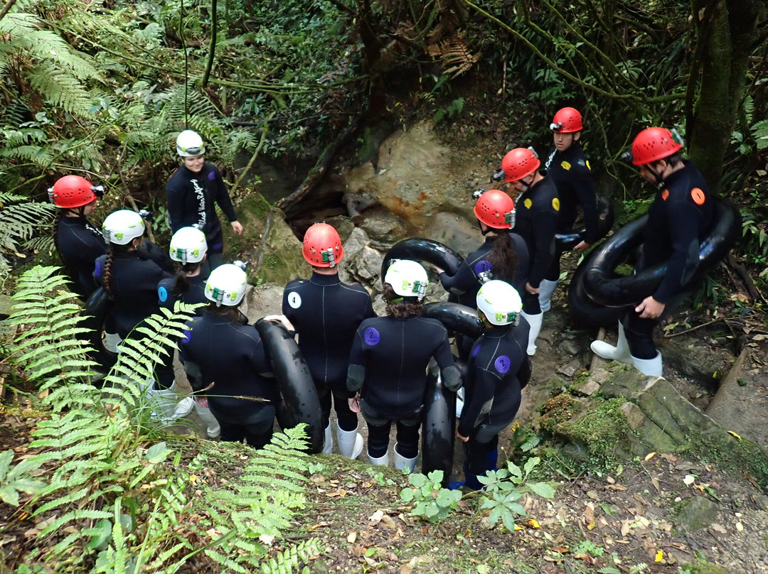 传奇黑水漂流公司-怀托摩洞穴必去景点