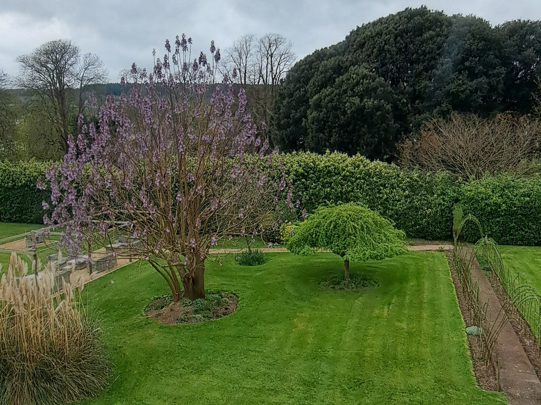 猎人月亮酒店主图