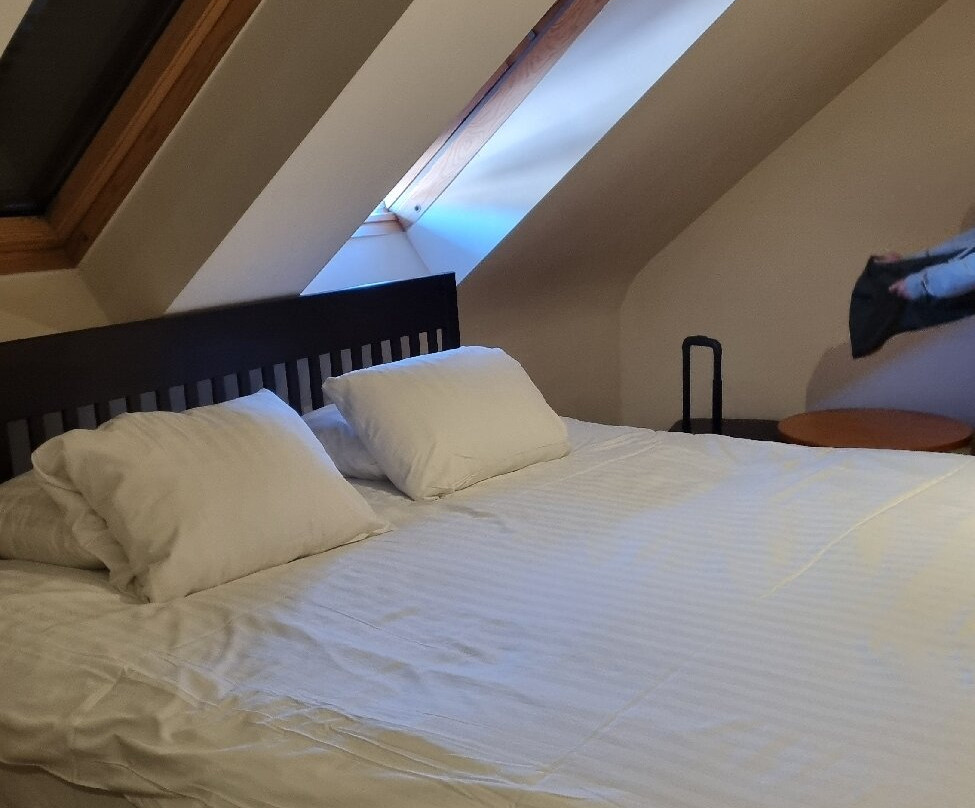 南沙勒罗瓦机场酒店主图