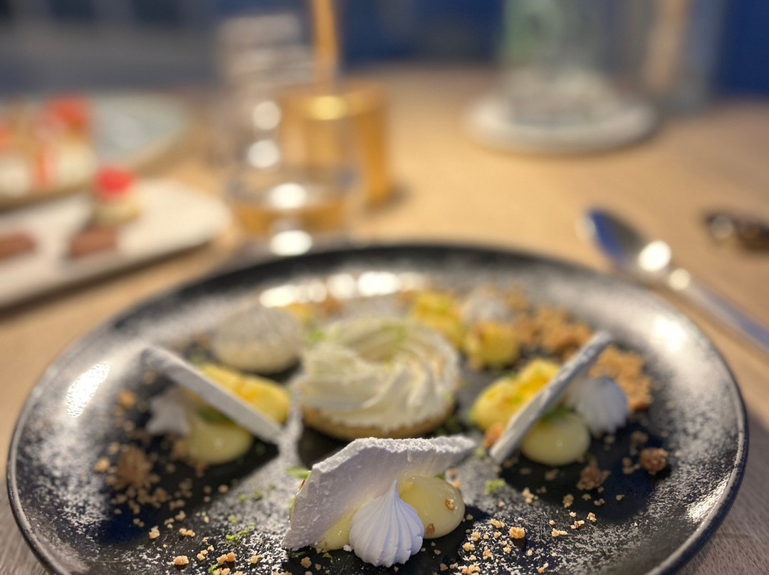 门冬帕拉斯酒店主图