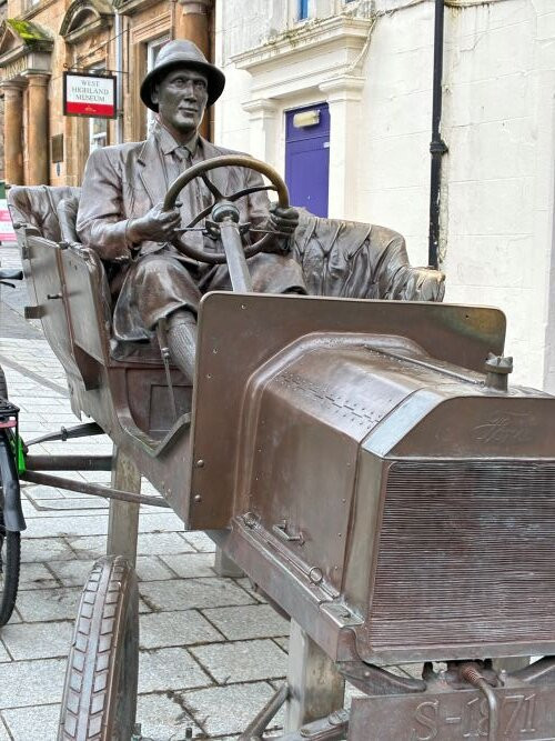 Bronze Ford Model T-威廉堡必去景点