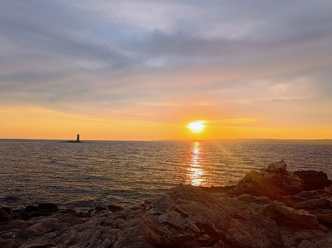Faro Mangiabarche-Calasetta必去景点