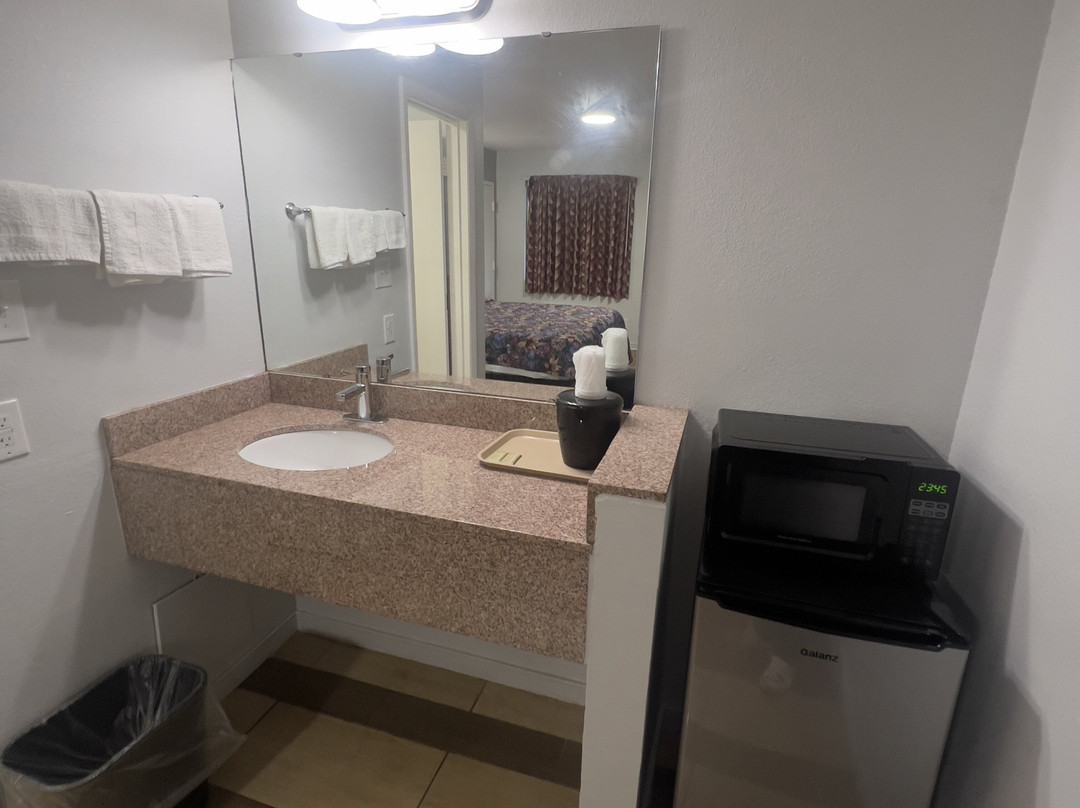Deluxe Motel主图