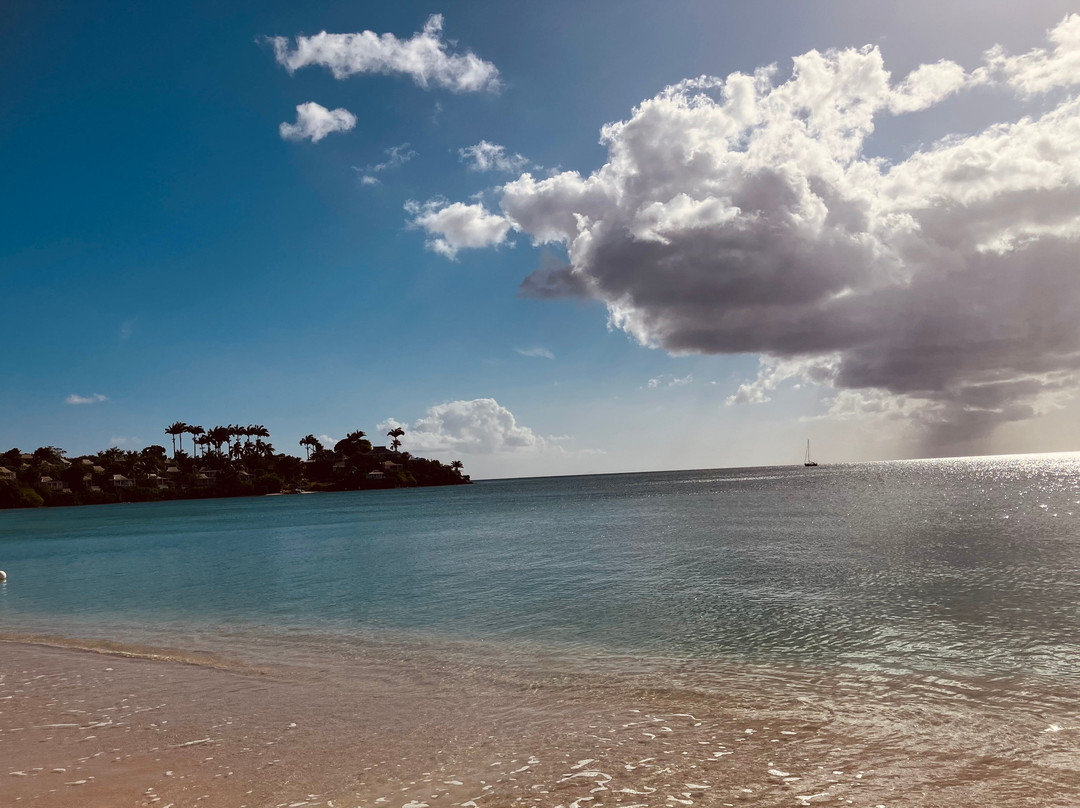 Valley Church Beach-Jolly Harbour必去景点