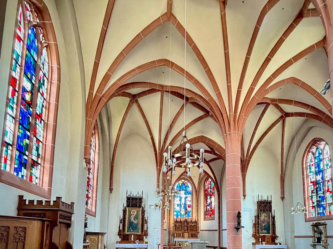 Katholische Pfarrkirche St. Johannes Nepomuk in Kripp-雷马根必去景点