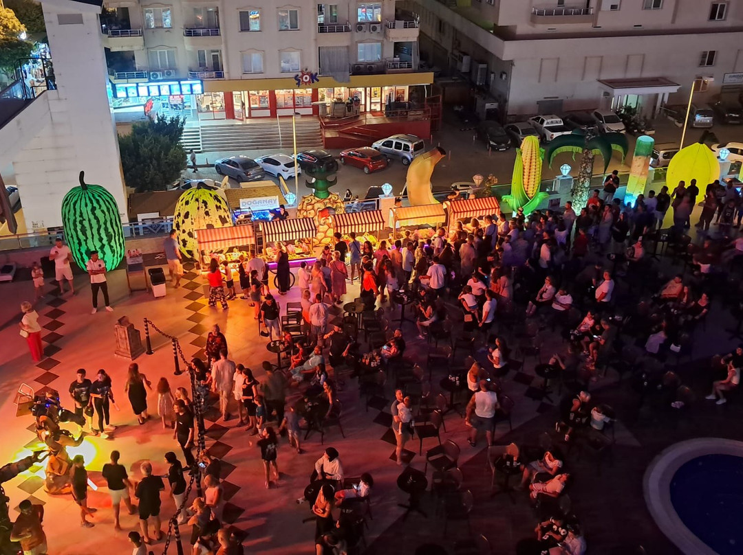 钻石山度假酒店主图