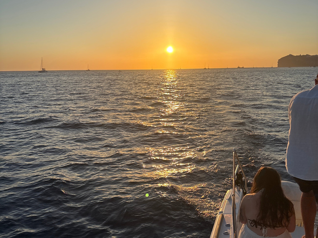 Vista Yachting Santorini-圣托里尼必去景点