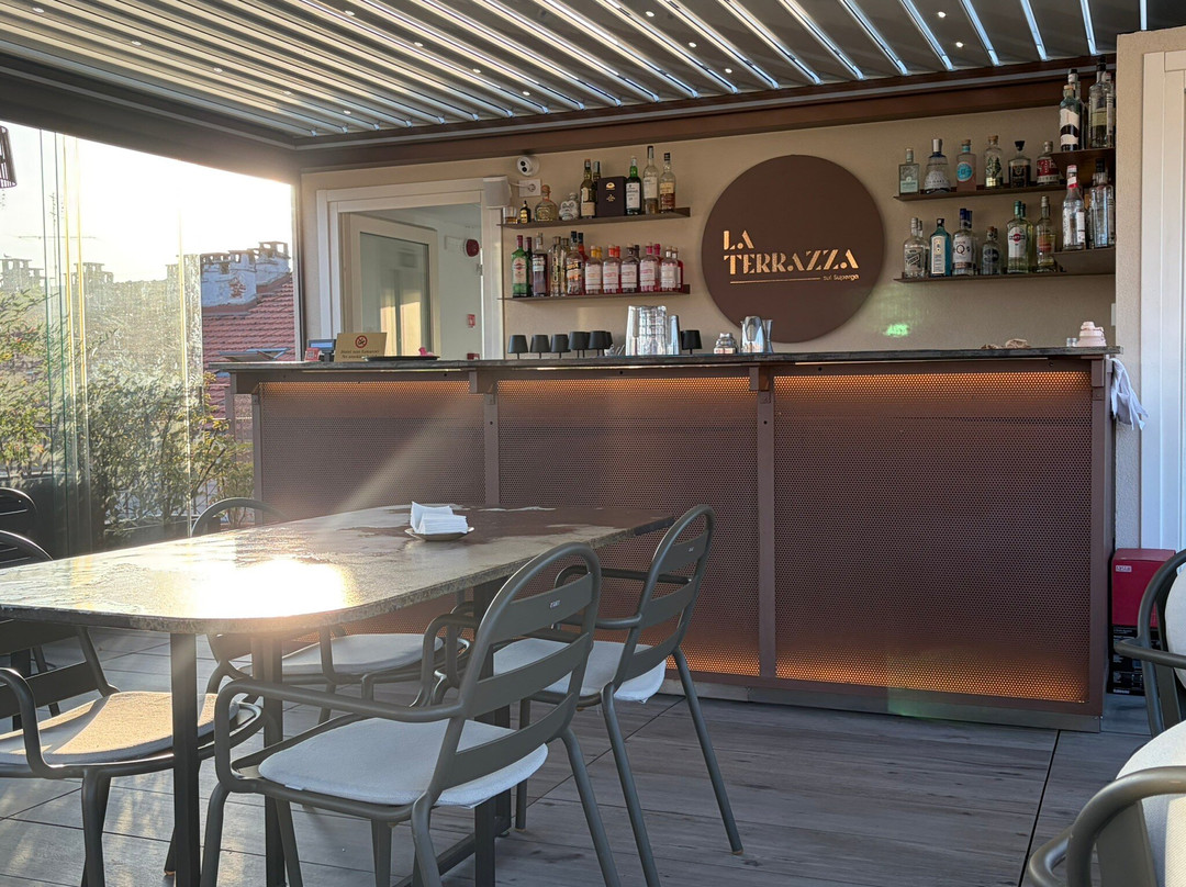 苏佩加皇家贝斯特韦斯特优质酒店主图