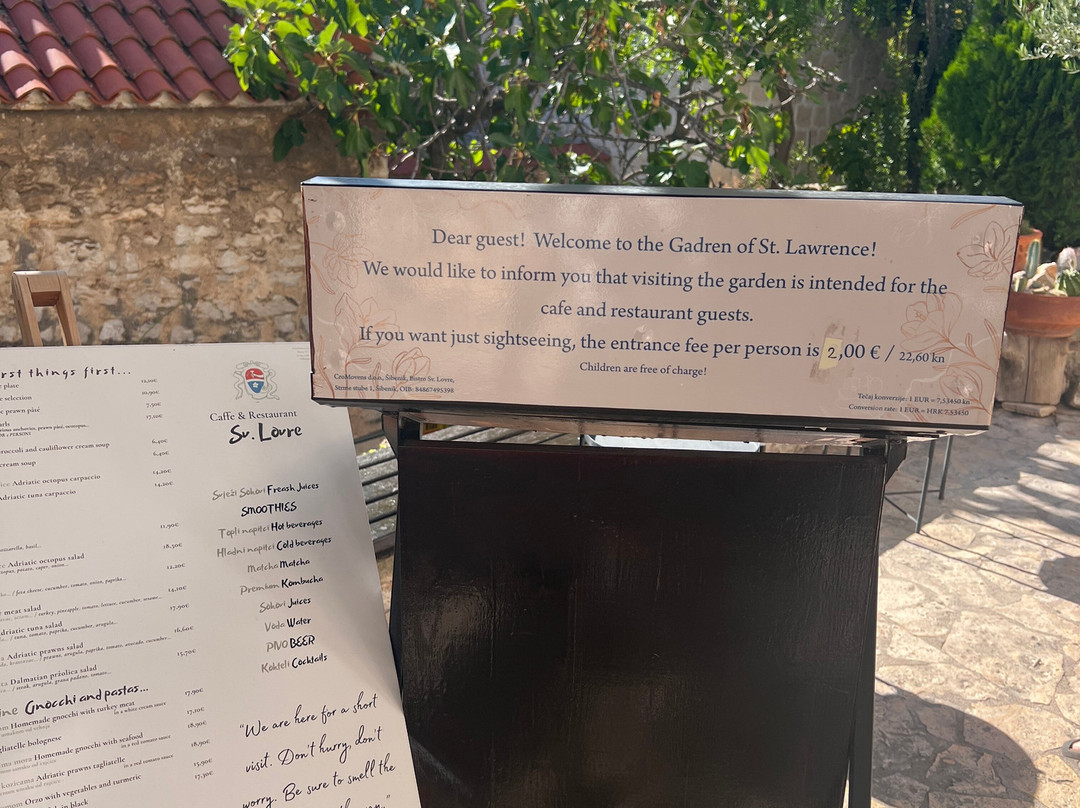 Medieval Mediteranean Garden-希贝尼克必去景点