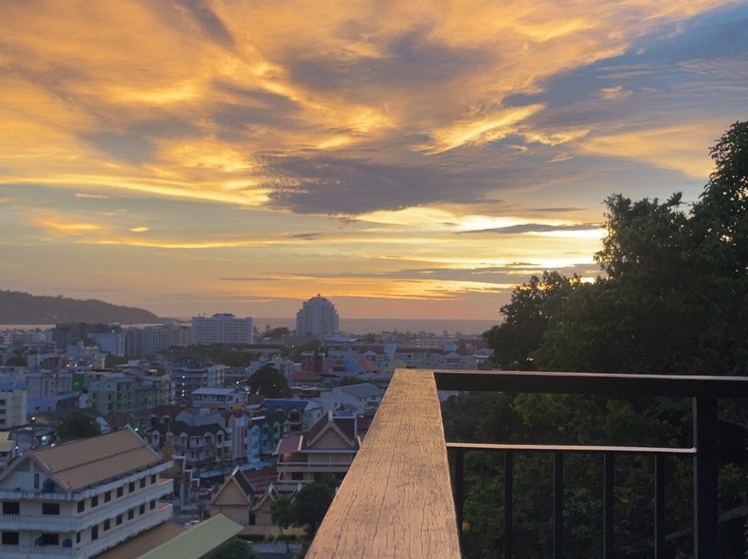 普吉岛芭东海滩天空景观度假村主图