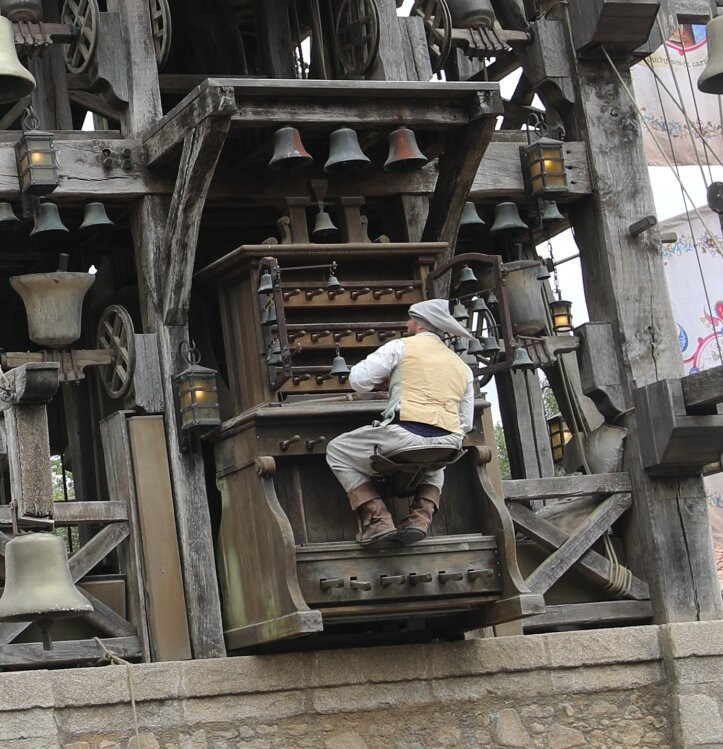 Puy du Fou Le Grand Carillon-莱瑟佩瑟必去景点