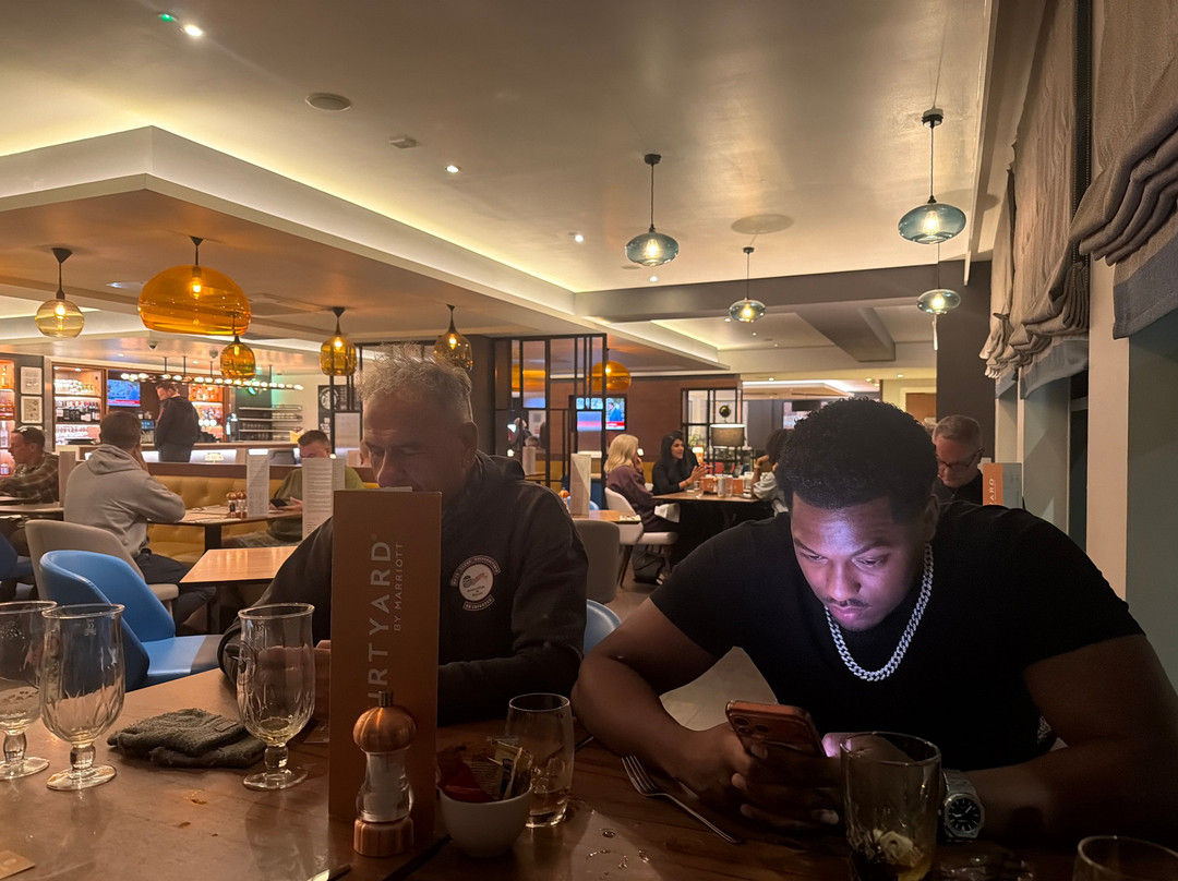 格拉斯哥机场万怡酒店主图