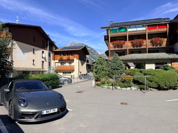 拉杰西安奈拉博尔米奥酒店-旅行者
