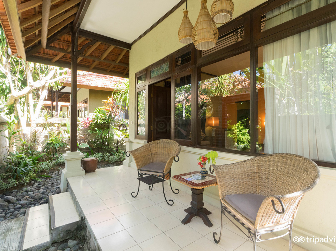 Renon酒店住宿-珀涅罗珀海滩风景饭店