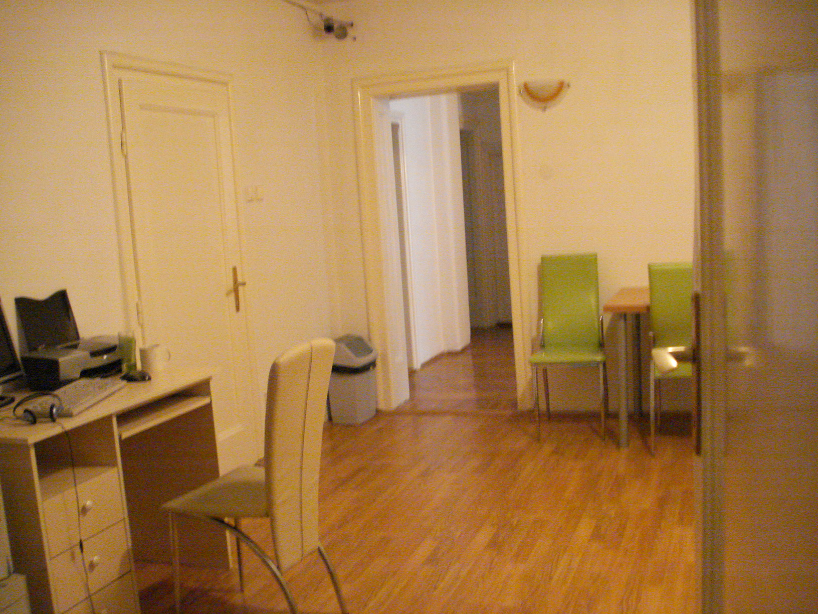 Green Garden Hostel-客卧
