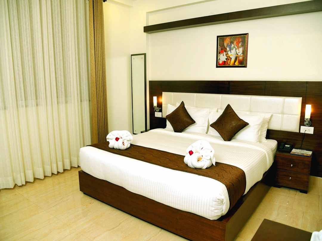 Hotel Holiday Hill主图