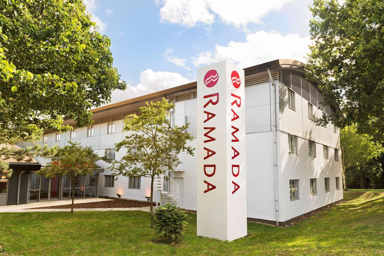 Ramada South Mimms M25-官方