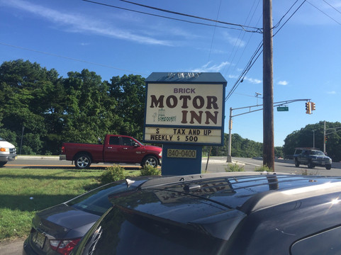 布里克汽车旅馆