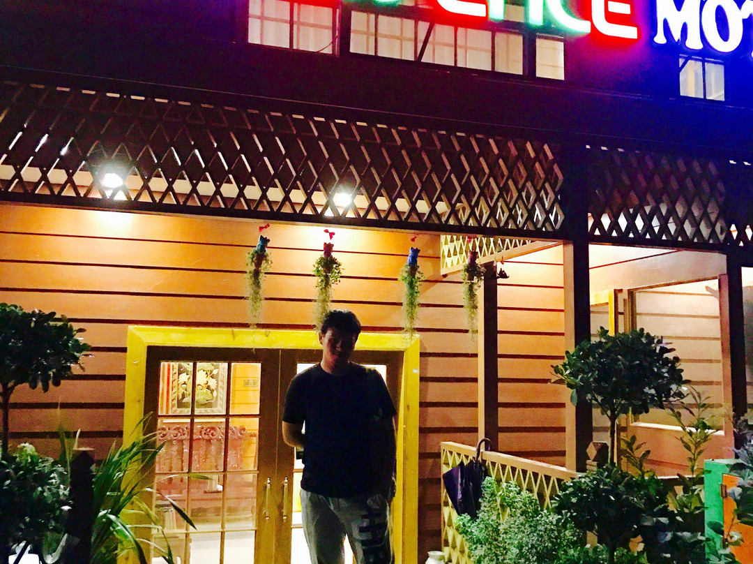 Essence Motel