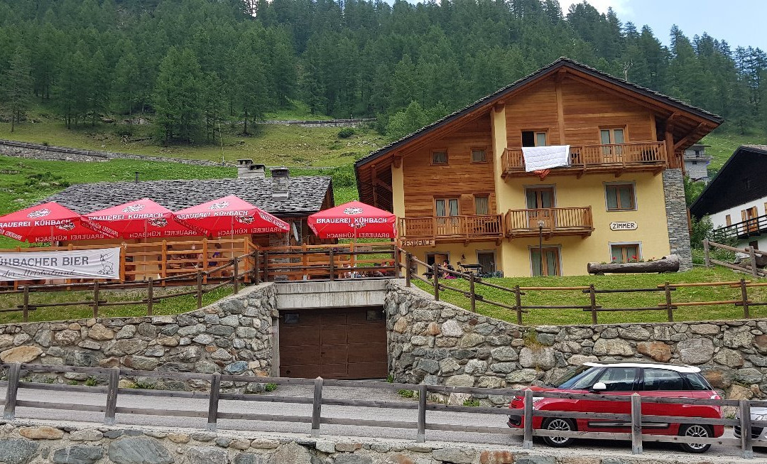 Residence & Ski Bar WalserTal