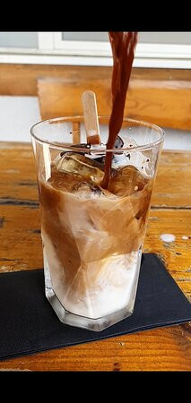 Allo Allo coffee shop-Bohinjska Bistrica必去景点