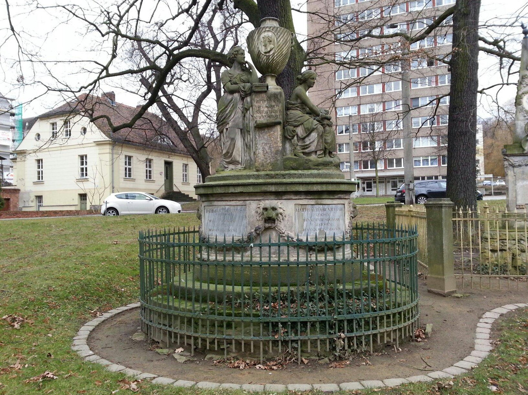 Grabdenkmal fur Joachim Georg Darjes景点图片