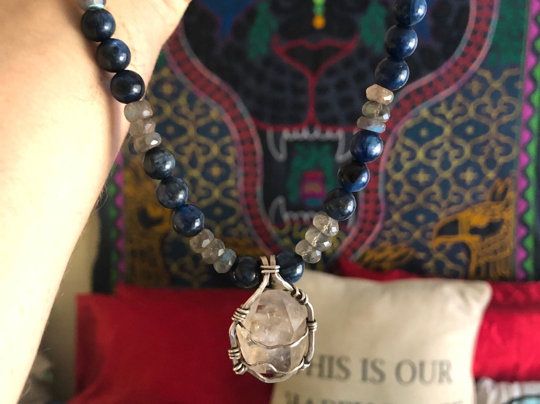 Diamond Point Quartz Crystals-Payson必去景点