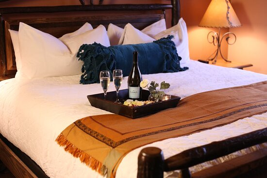 Good Medicine Lodge主图