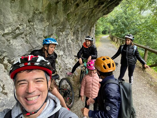 Centro Btt Valles del Oso-Villanueva De Santo Adriano必去景点