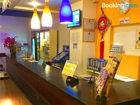 金色豪门酒店(桂林北站店)主图