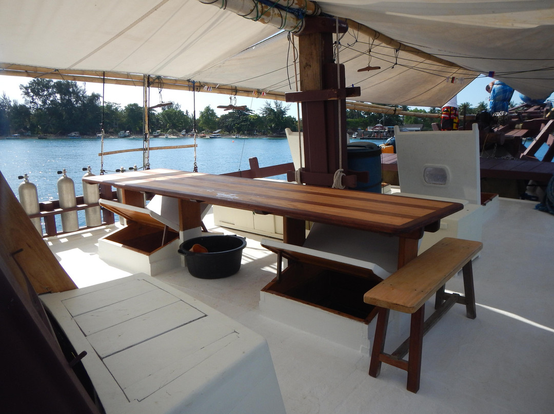 Lambo Dive and Cruise-Gili Air必去景点