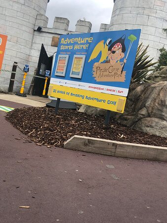 Pirate Cove Adventure Golf Park景点图片
