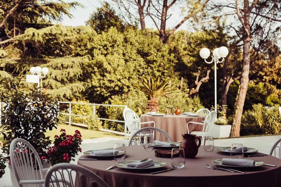 Collecorvino餐馆和美食-Ristorante Biancavilla