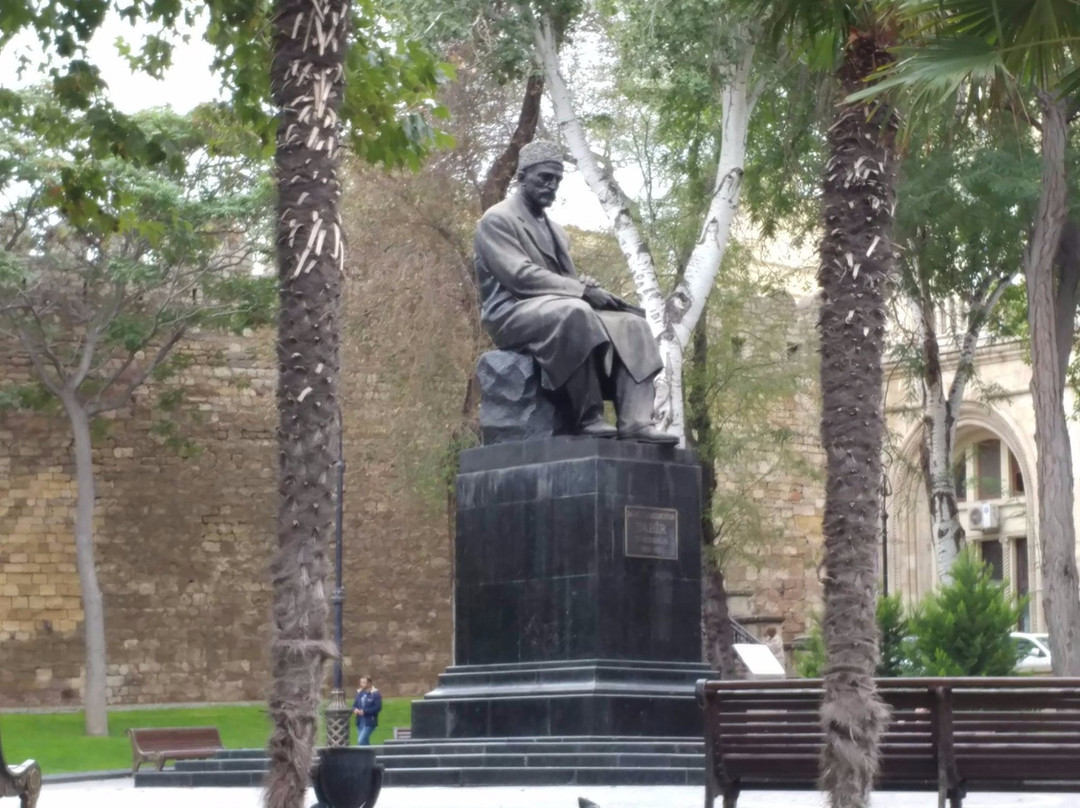 Monument to Mirza Alakbar Sabir-巴库必去景点