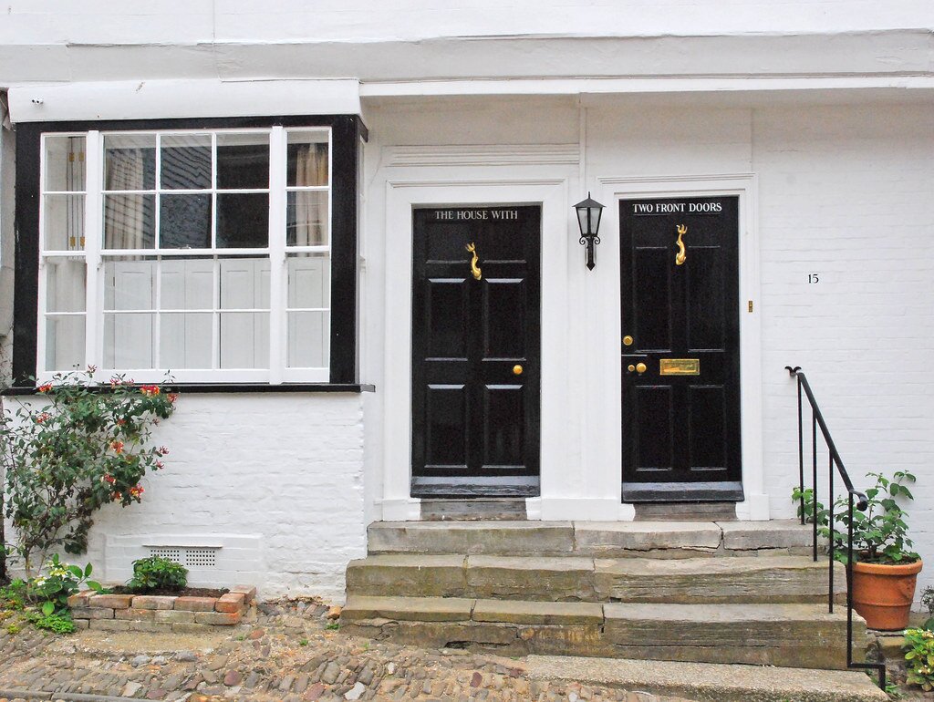 The House With Two Front Doors-浴室