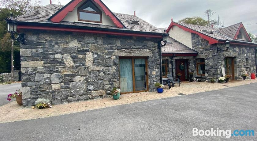Salmon Weir Lodge
