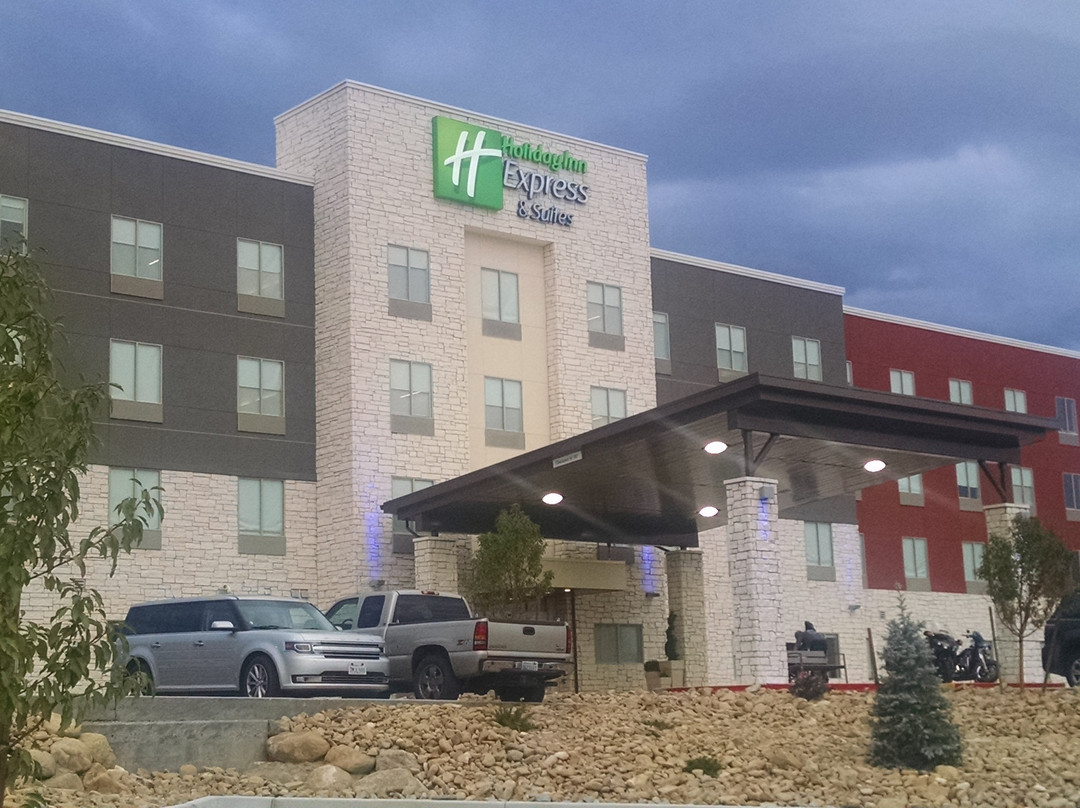 Holiday Inn Express & Suites Price By IHG主图