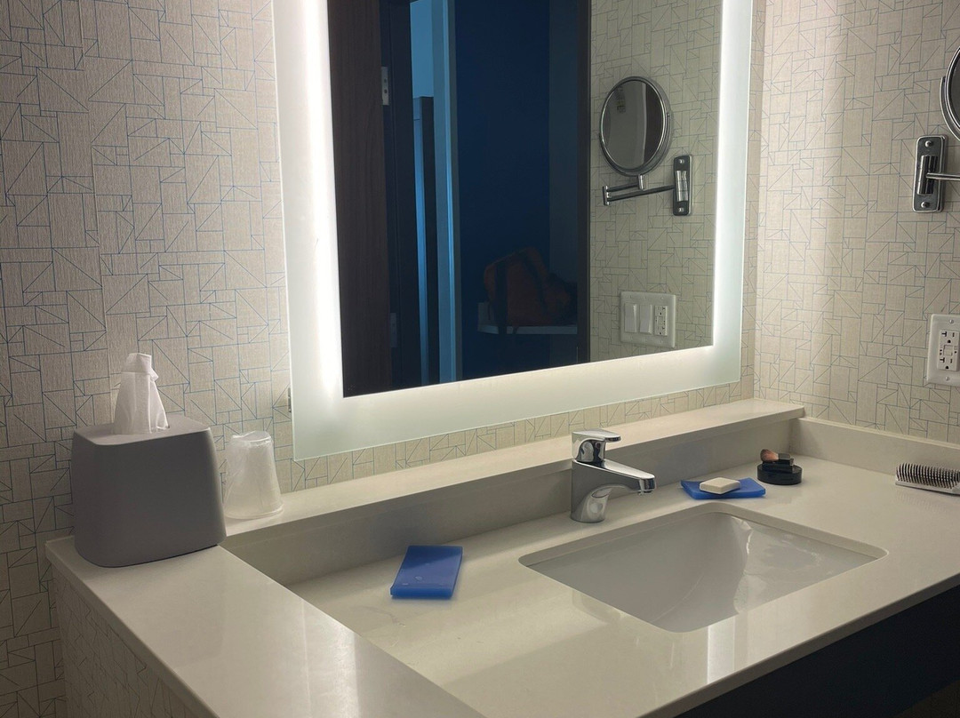 Holiday Inn Express & Suites St. Petersburg - Madeira Beach By IHG主图