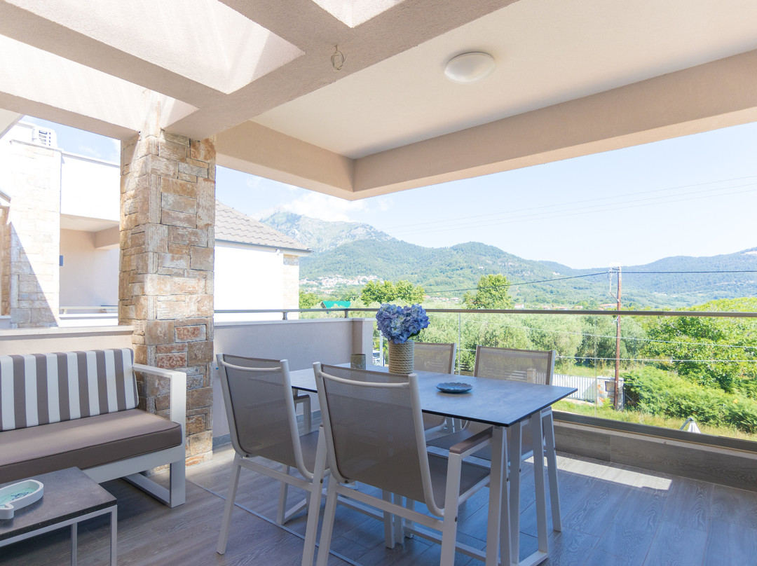 Bella Vista Luxury Apartments主图