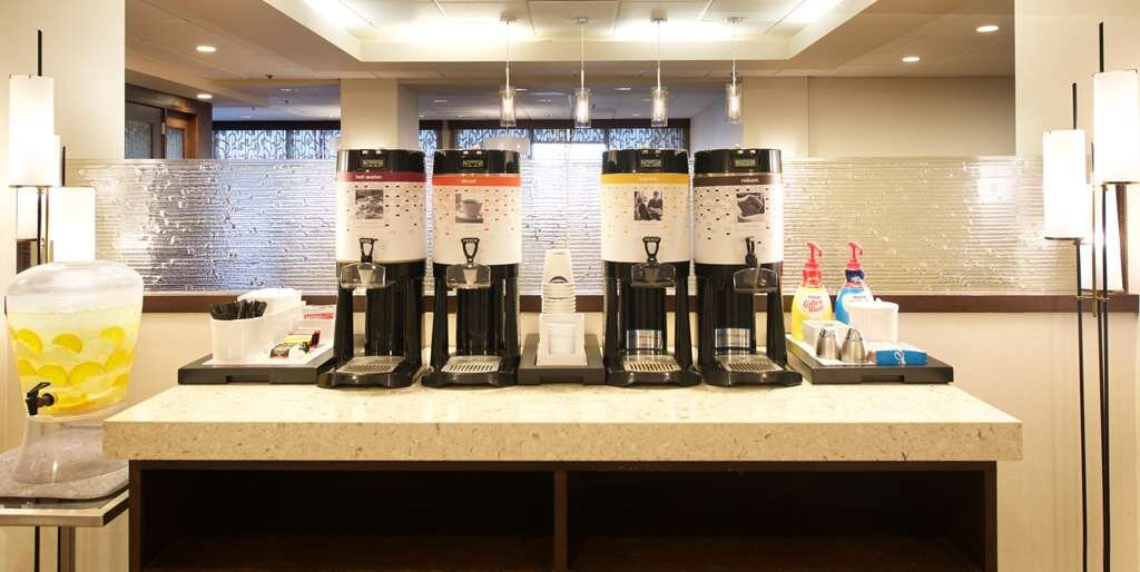 埃文斯维尔希尔顿恒庭酒店主图