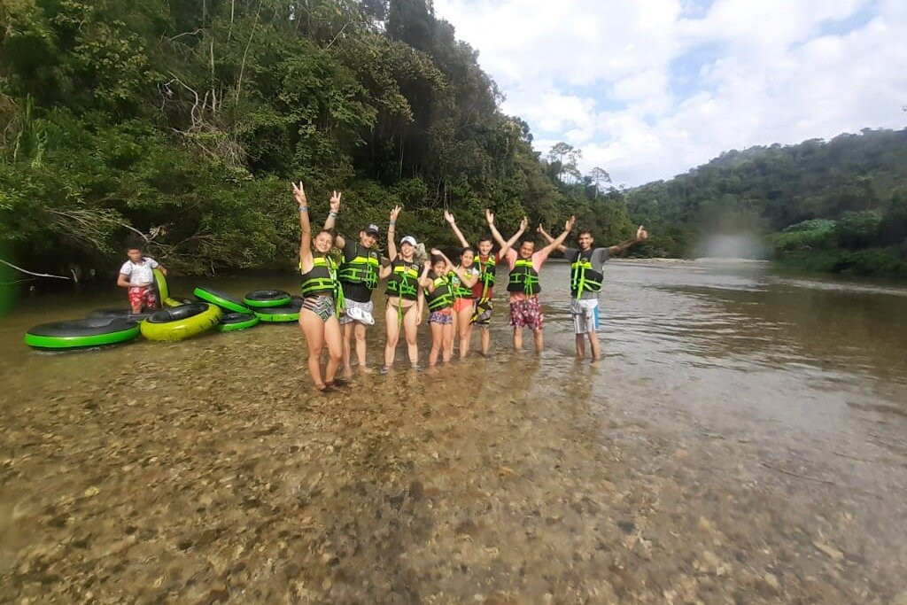 tubing por el rio palomino-帕洛米诺必去景点