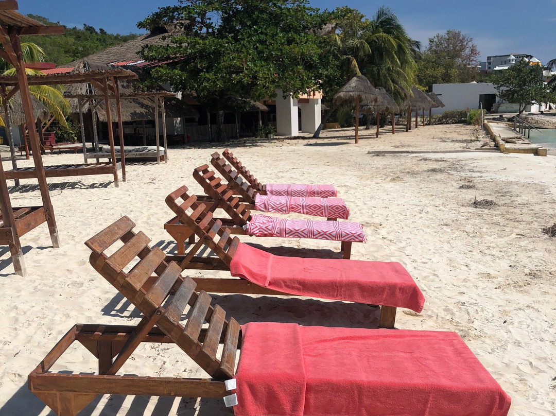 Isla Mujeres Golf Cart Rentals-女人岛必去景点