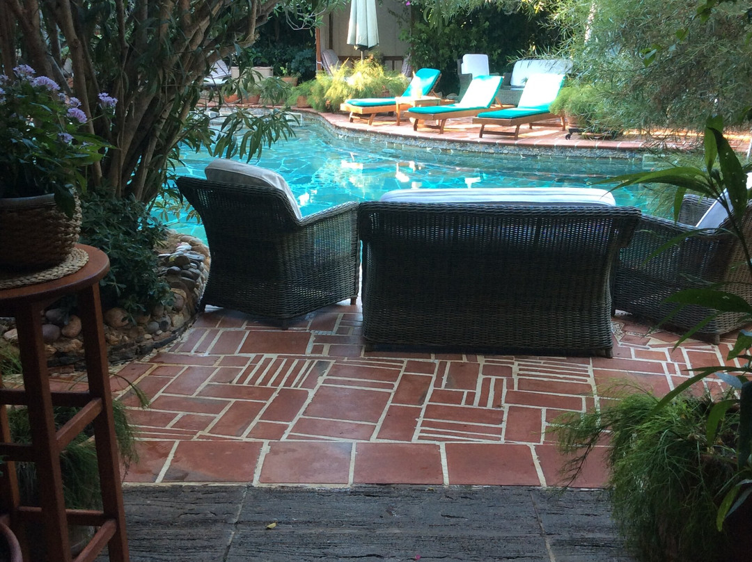 艾莉维诺套房酒店主图