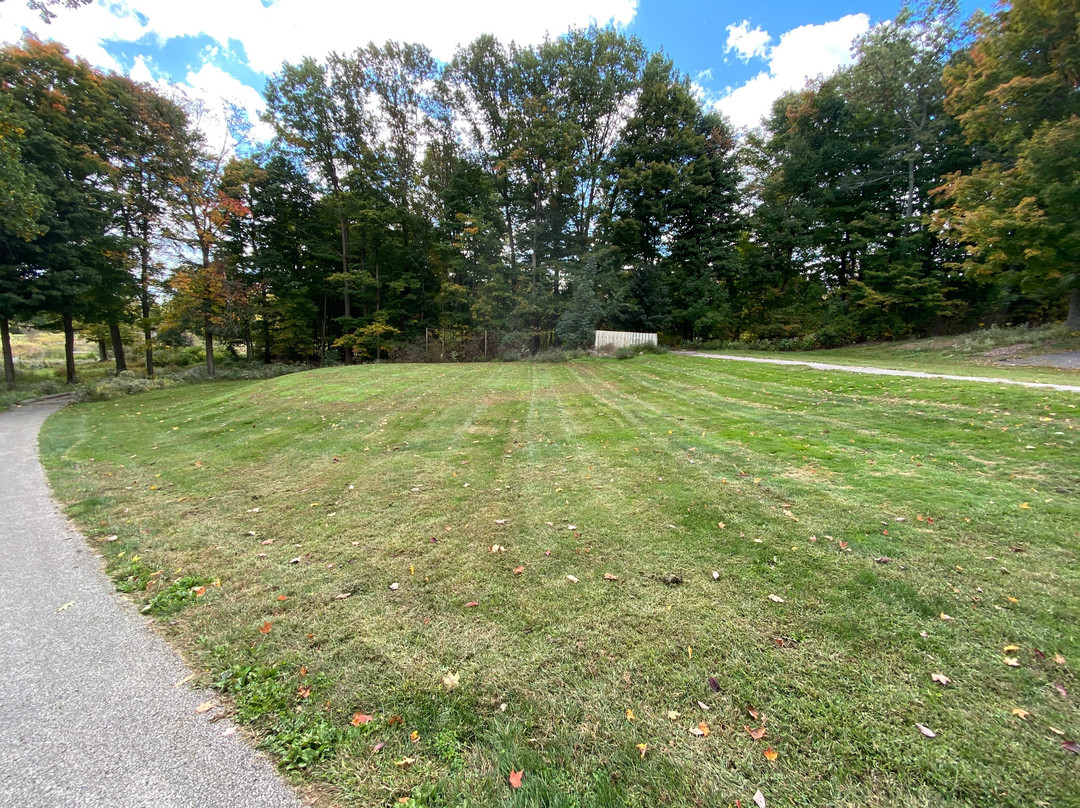 Veteran Legacy Woods Park-Newbury必去景点