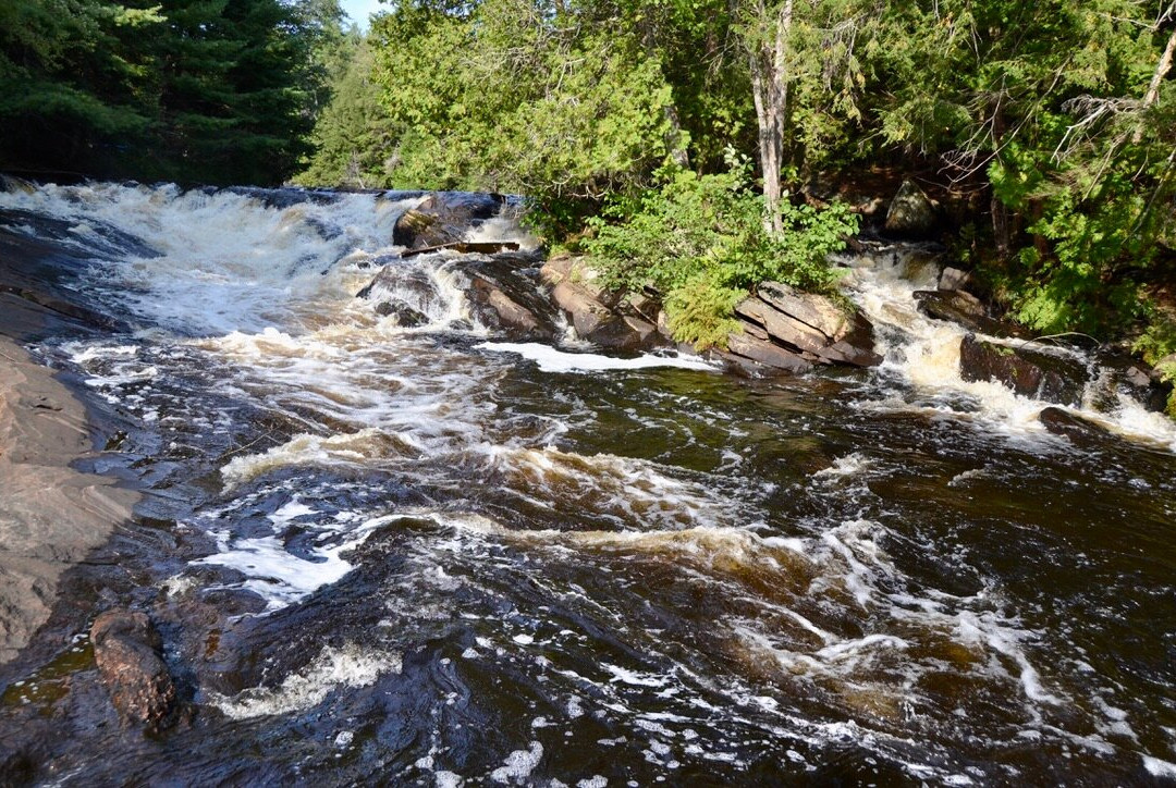 High Falls of Vankoughnet景点图片